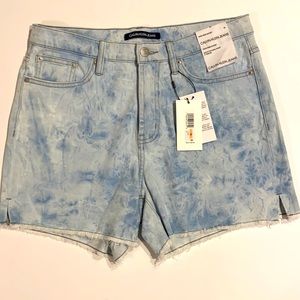 Calvin Klein SZ 28 High Rise Denim Shorts Fringe Hem 4” inseam New D23(e)